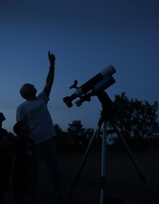 Pastres de las estellas / Lecture scientifique et poétique du ciel