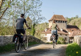 Balade en vélo électrique à Saint-Martin-de-Vers